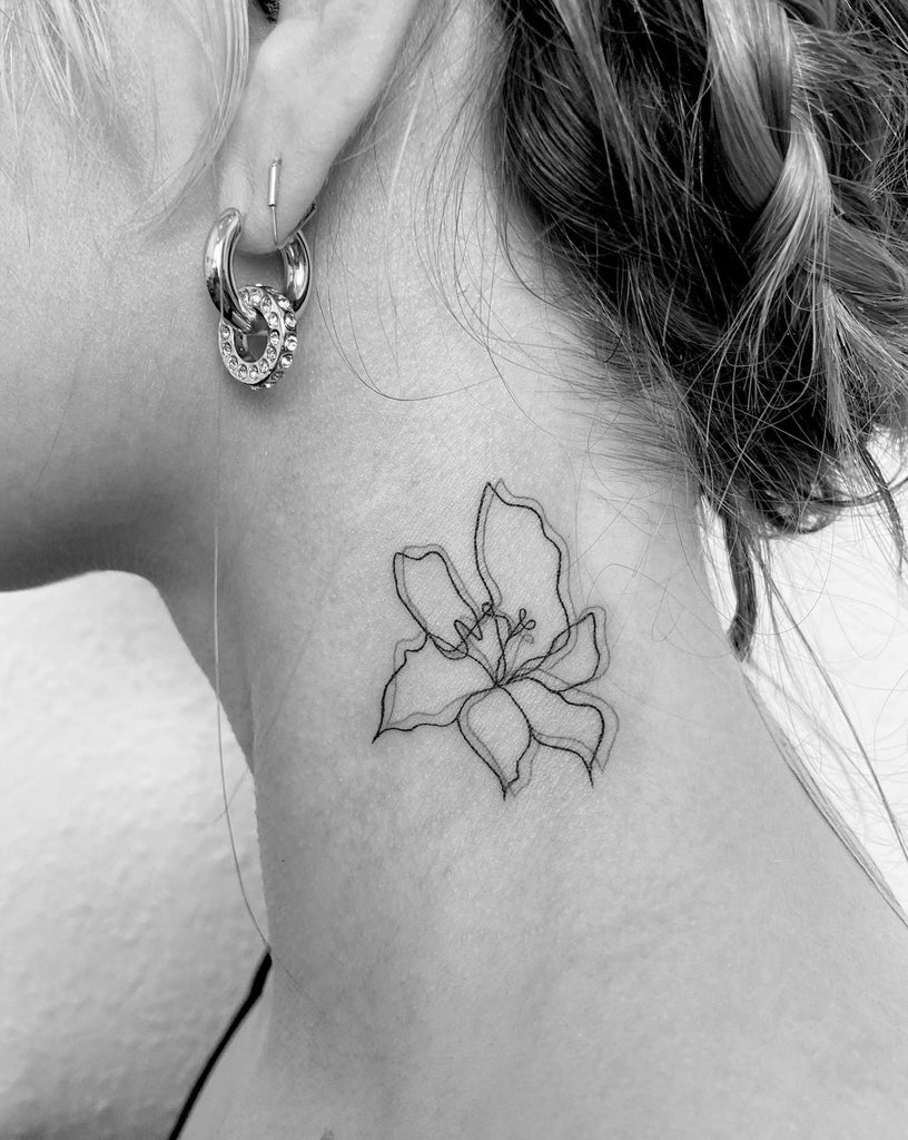 Small Neck Tattoos: Stylish & Subtle