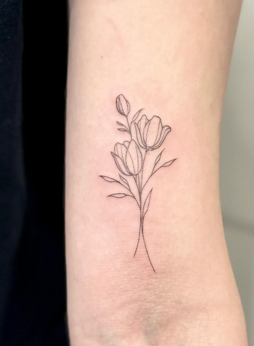 30 Small Tattoo Ideas for Women: Minimalist Designs That Make a Statement
